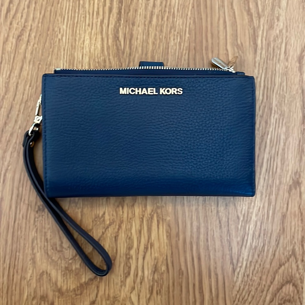 Michael Kors wallet/wristlet